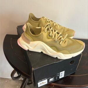 Sorel Olive and Mauve Sneakers